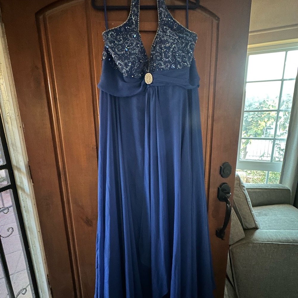 Elegant Blue Evening Gown